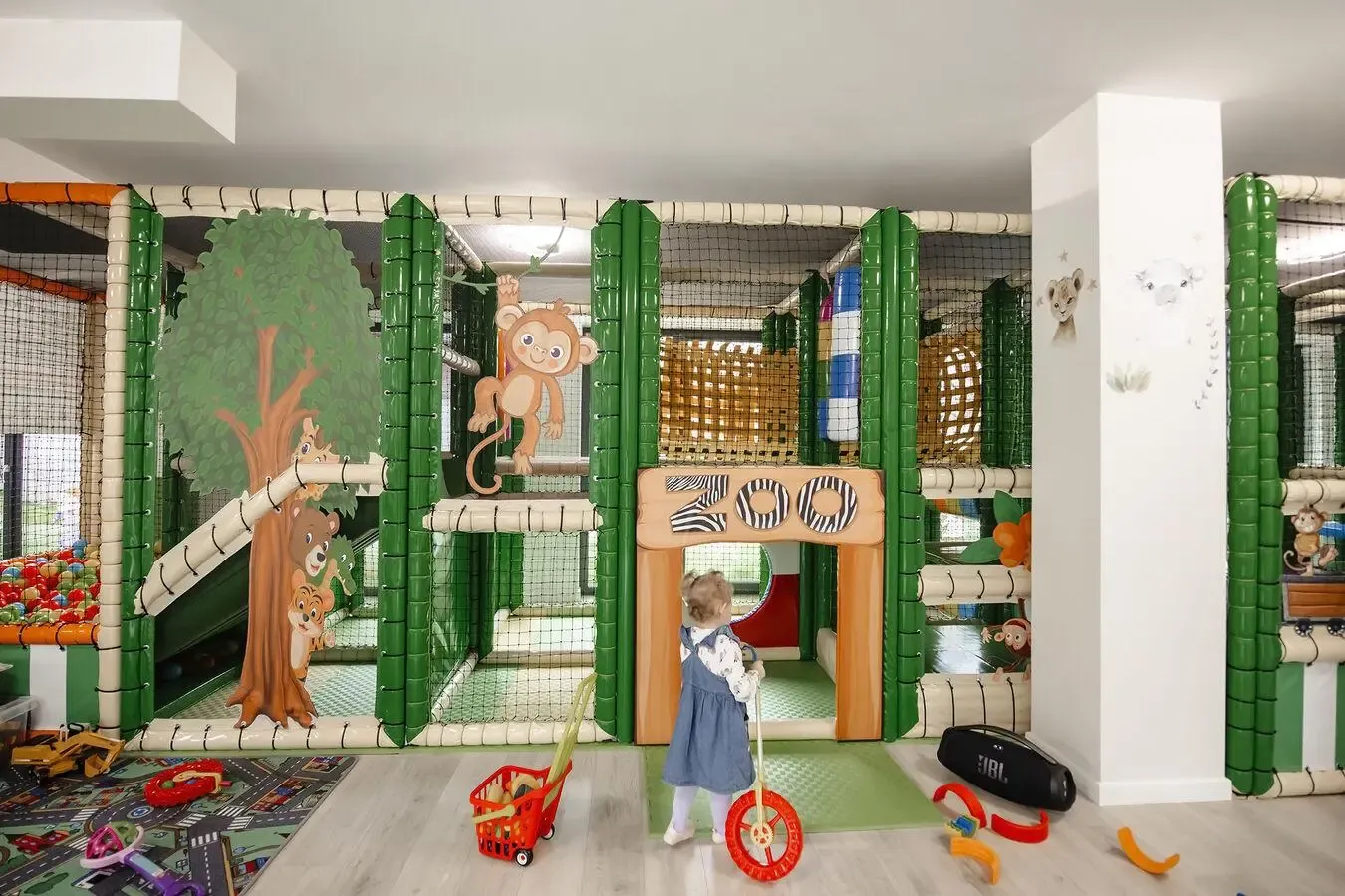 Poza din fata spatiului modular de la BubuLand Cluj-Napoca