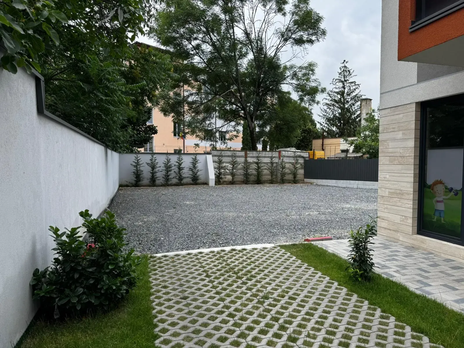 Poza cu parcarea de la BubuLand Cluj-Napoca