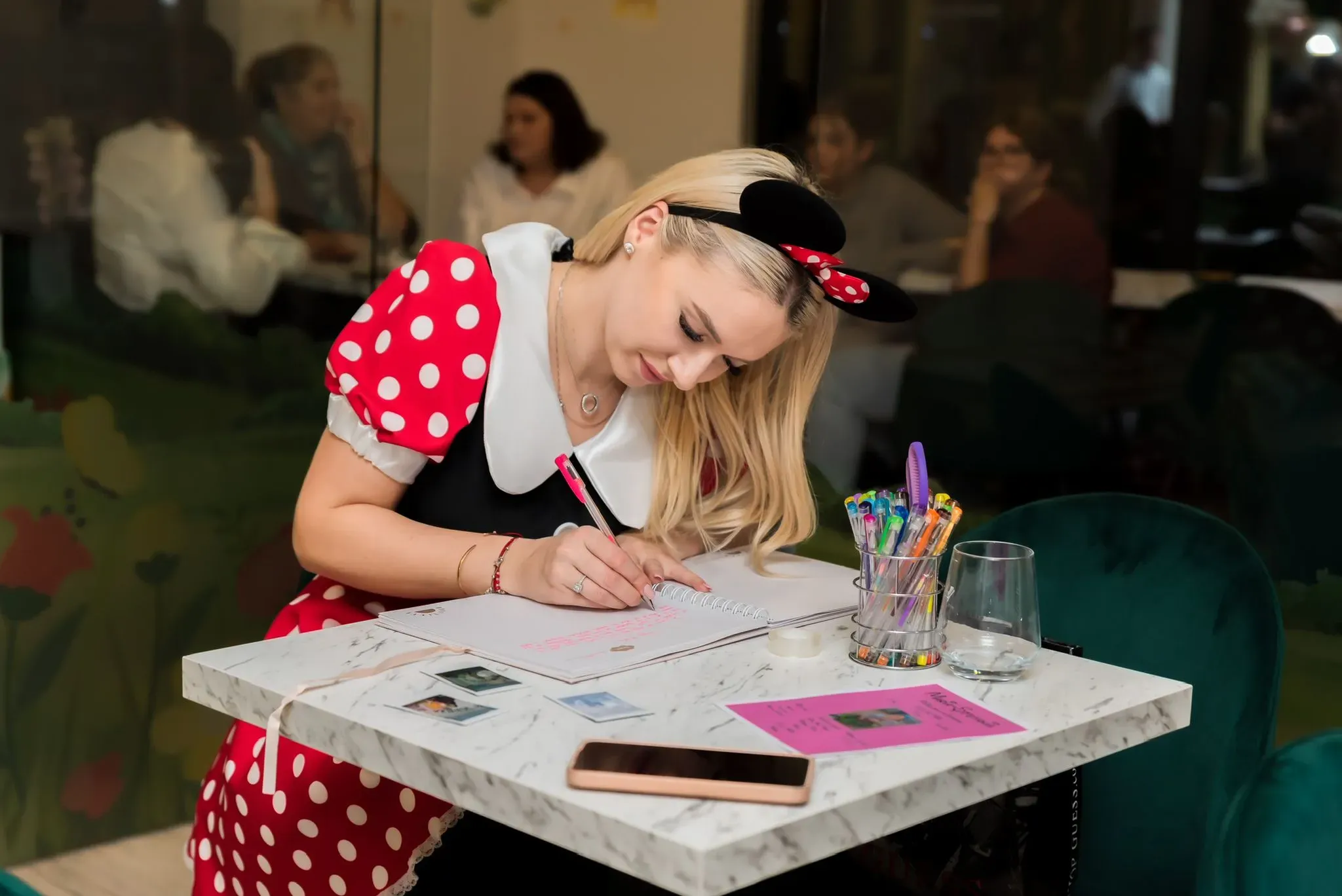 Poza cu educatoarea Eliza | BubuLand Cluj