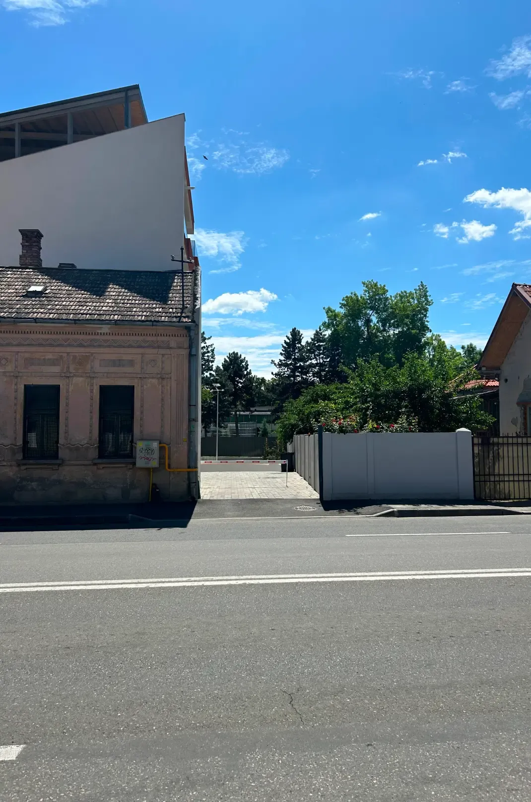 Poza din fata barierei BubuLand Cluj